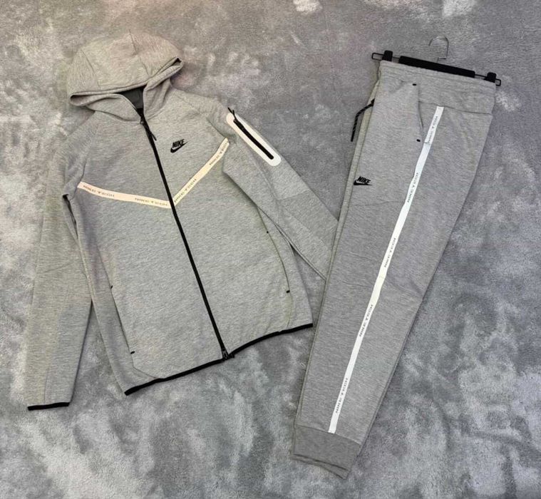Nike Tech Fleece