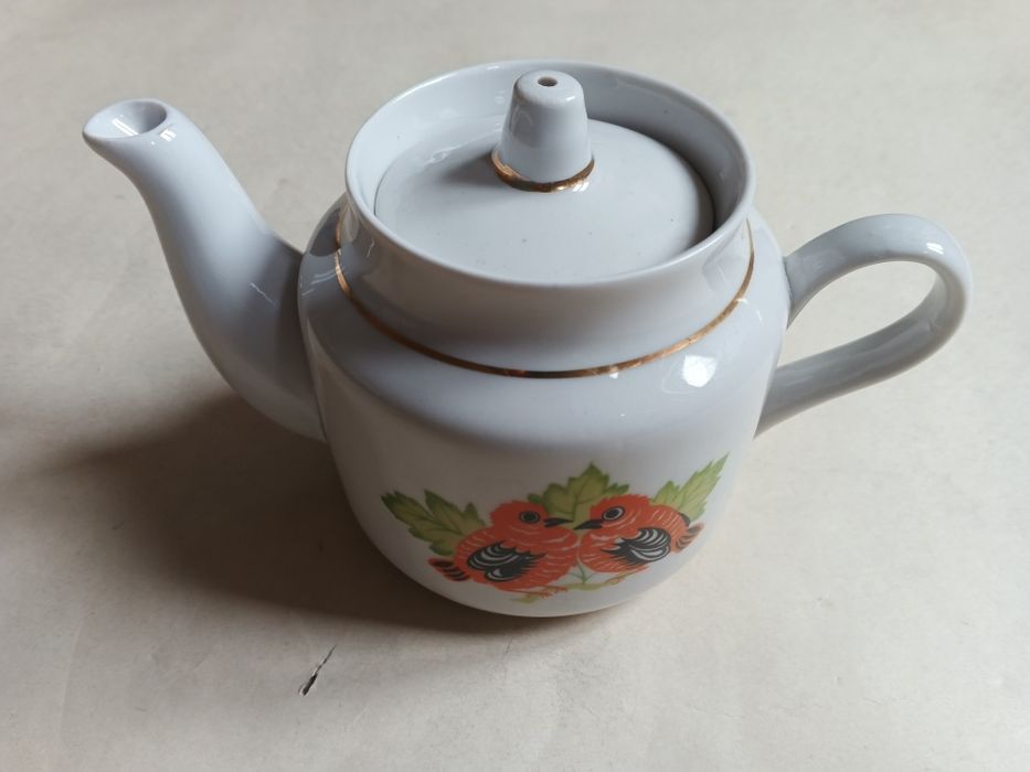 Чайник фарфоровый