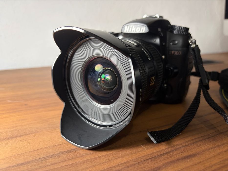 Nikon D7000 с объективами и аксессуарами