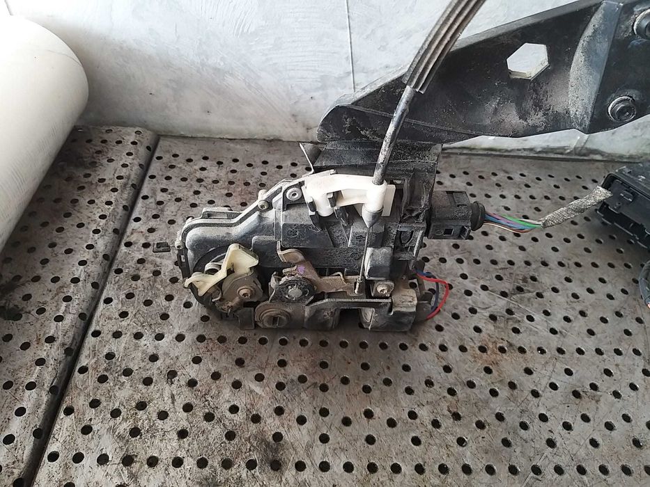 Broasca usa stanga spate vw golf 4 1j break