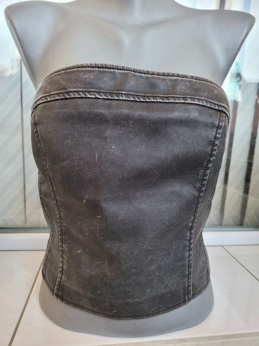 Ново кожено бюстие М и Л