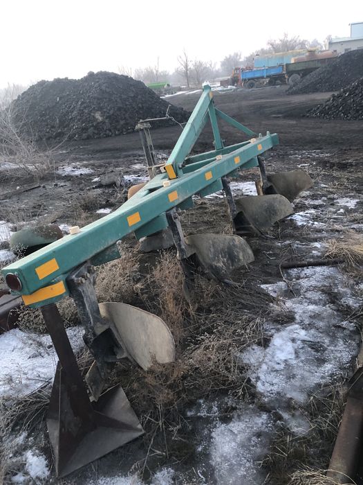 Продам плуг 4х корпусной