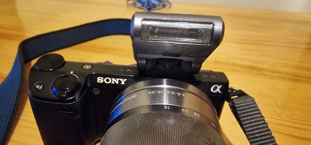 Продавам цифров фотоапарат SONY NEX-5R