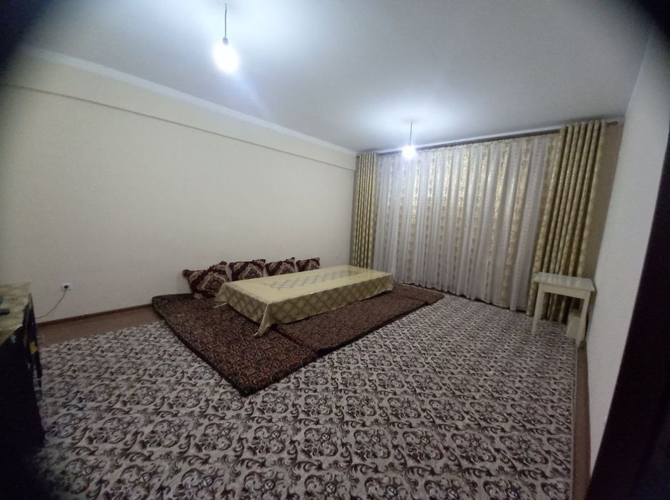 Дустлик-2 метродан 500 метр узокликда квартира сотилади.