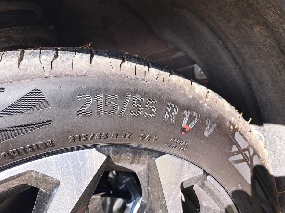 Гуми Continental Eco Contact 6 215 / 55 R 17 V