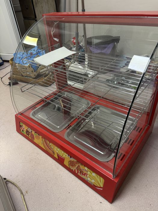 Vitrină caldă profesională de banc – 2 rafturi + tăvi inox – Stare foarte bună