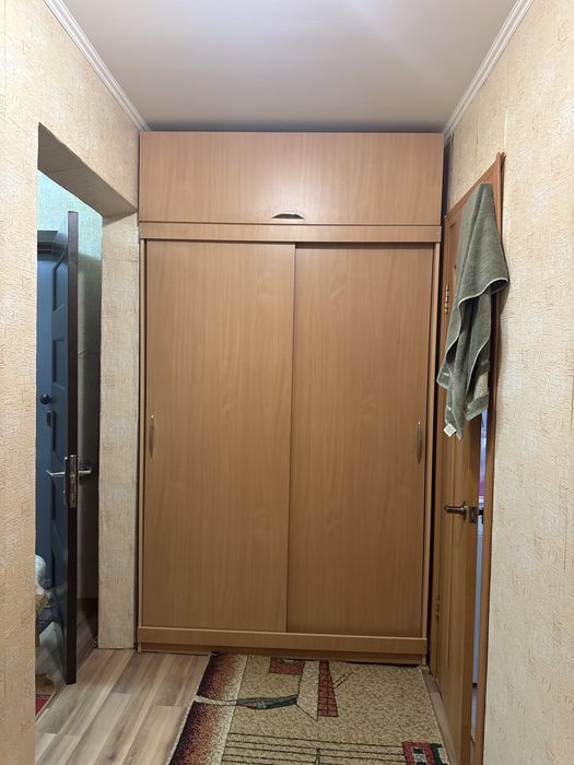 Продам  2-х комнатную квартиру  11-7