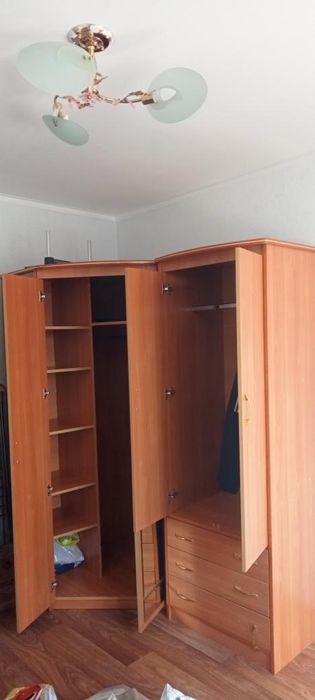 Шкаф из натуральногг дерева