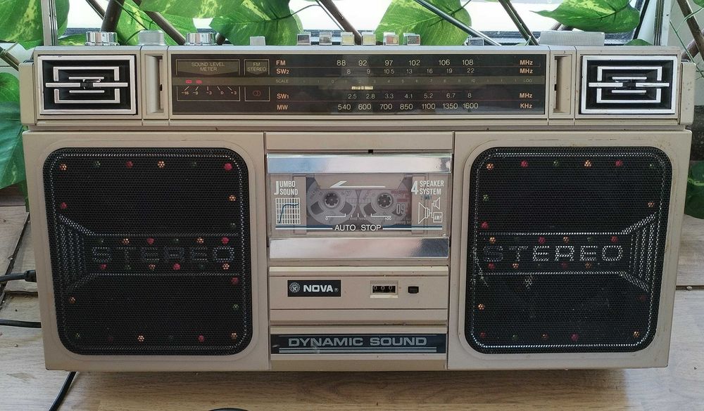 Radiocasetofon boombox NOVA RX-565DL Disco Light muzică de colecție