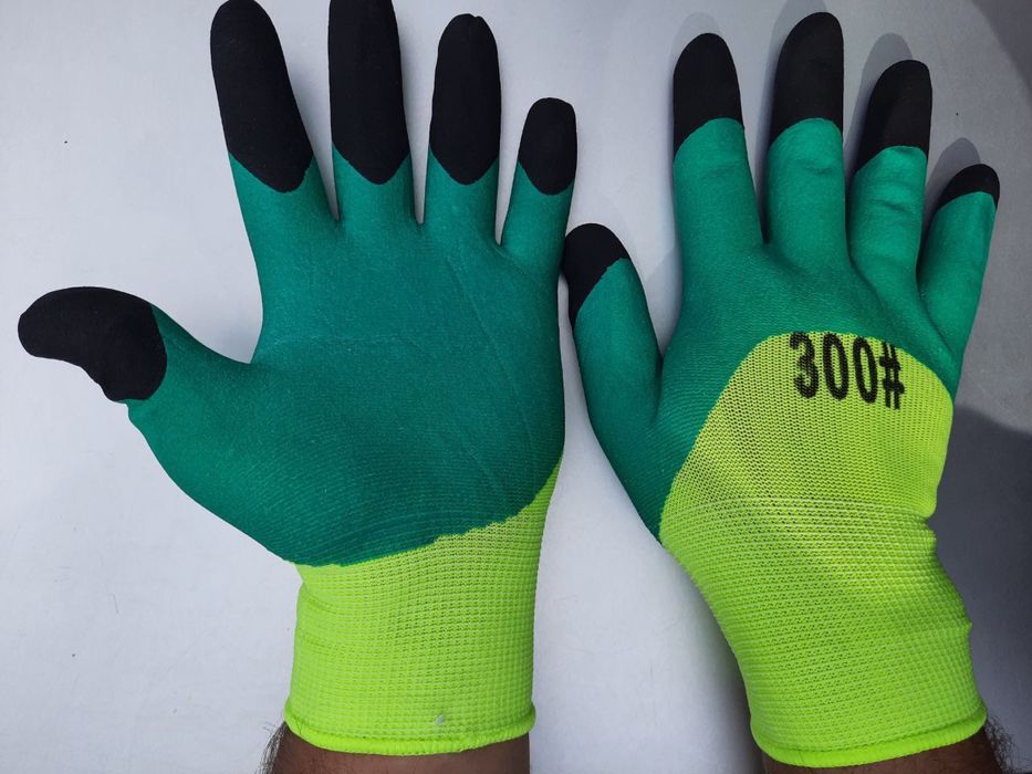 Продам перчатки.