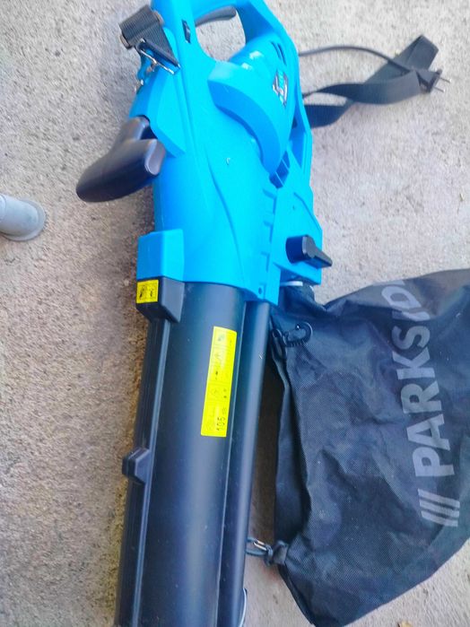 Електрически листодухач и листосъбирсч.