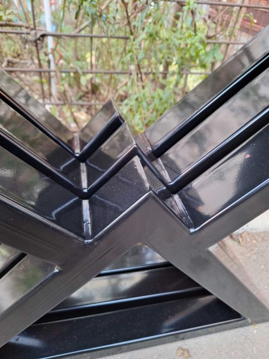 Picioare de masa si alte confecții metalice