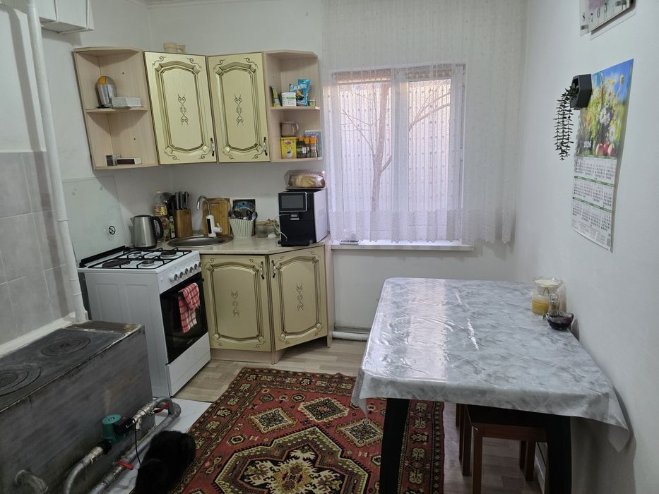 Продаётся уютный дом с хорошим участком.