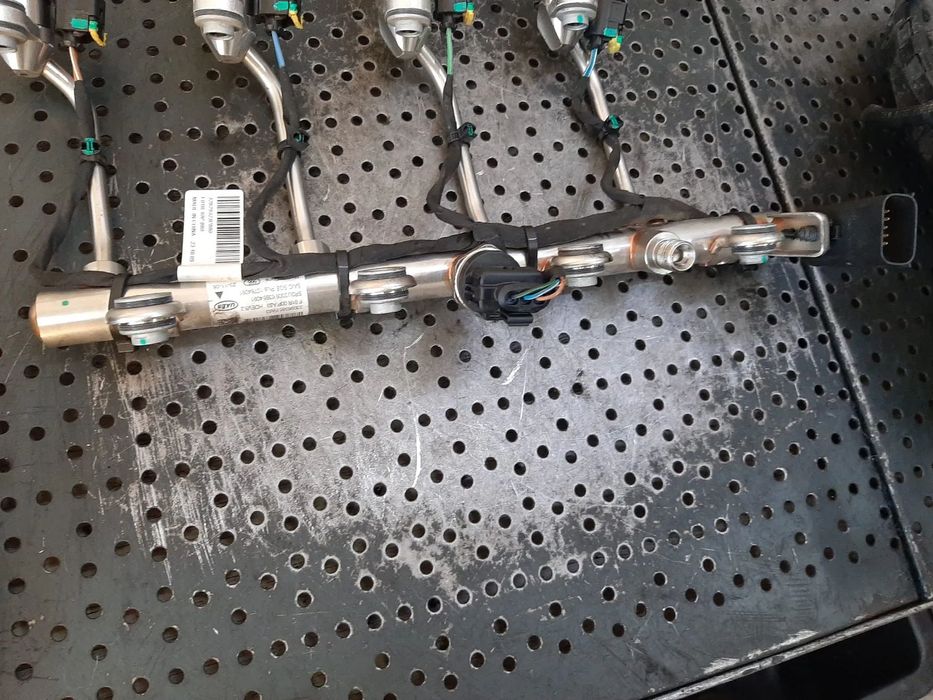 rampa injectoare 1.5 t b 15e4e mg hs f01r00pa53  10764091