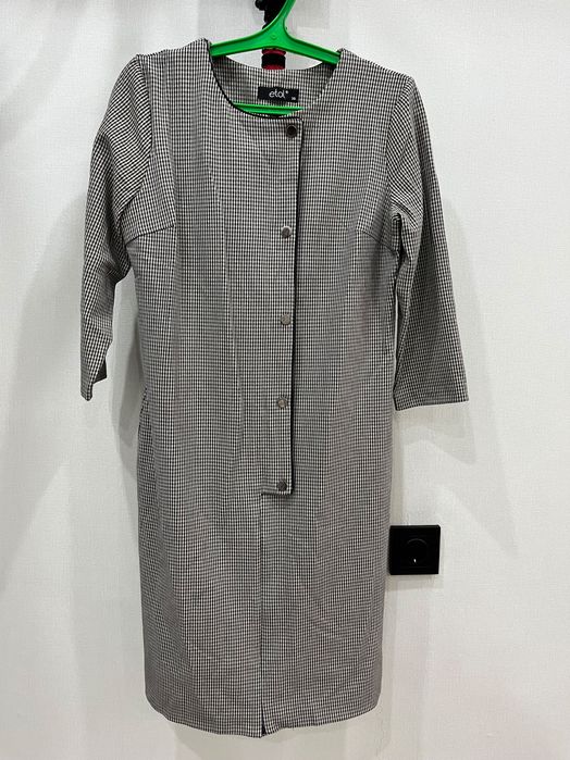 Продам б/у платья