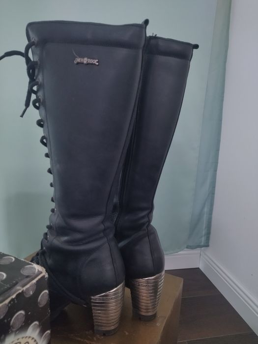 Ботуши с висок ток от колекцията METALLIC. New Rock