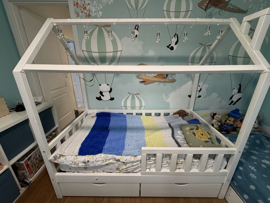 Детско дървено легло