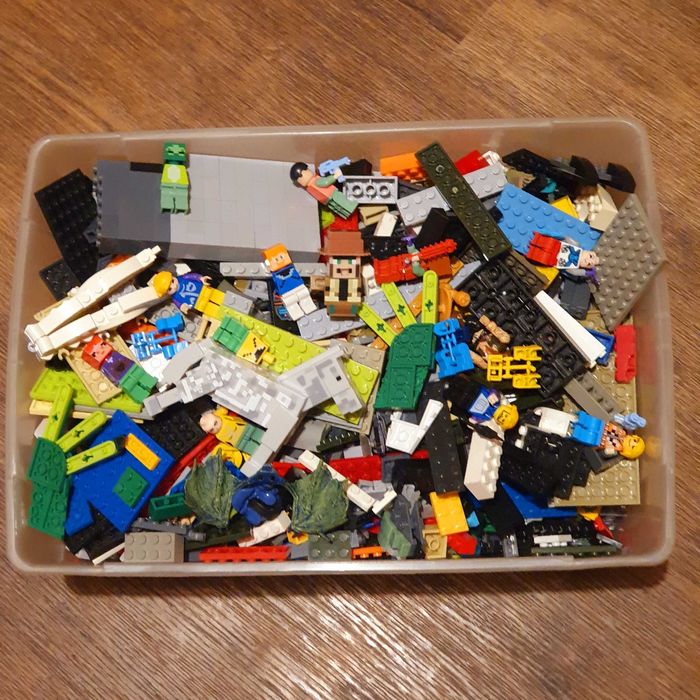 2 килограмма конструктора.