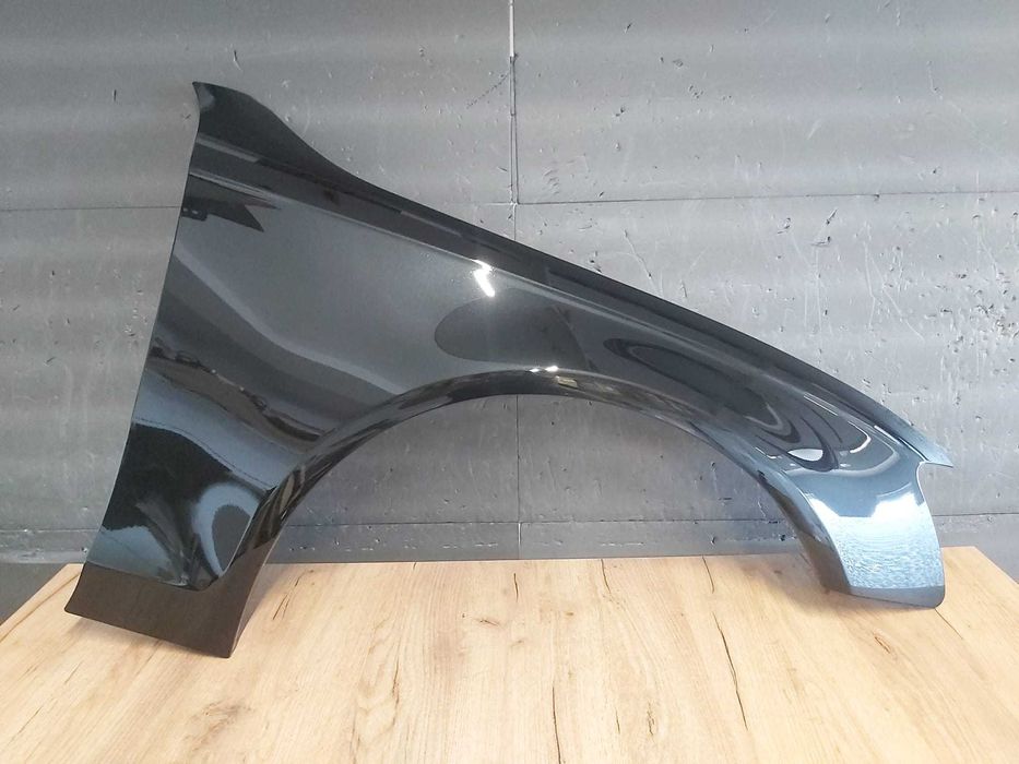 Aripa Fata Dreapta Audi A4 B8 An 2007-2011 (LZ9Y (Negru))