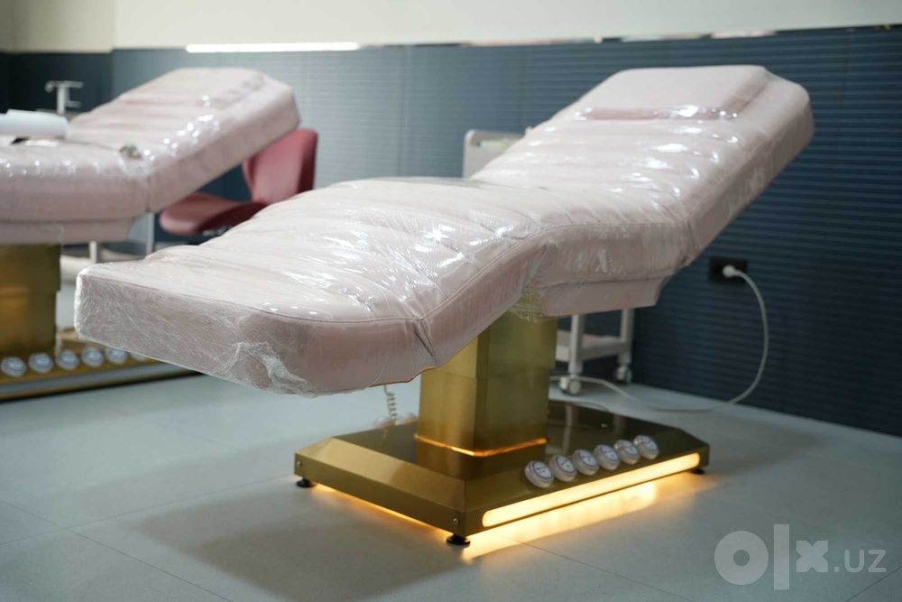 Премиальная Кушетка с LED-подсветкой и электроприводом — $1200.