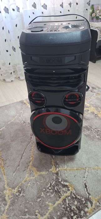 Vând boxa LG ...
