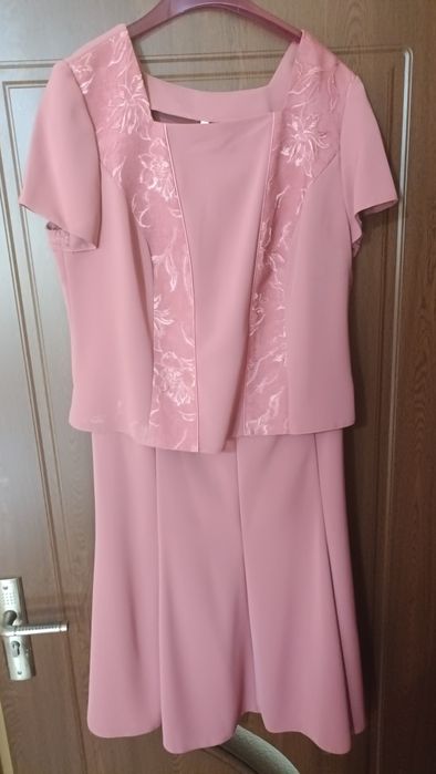 Costum cu Fustă,roz închis, mărimea 44