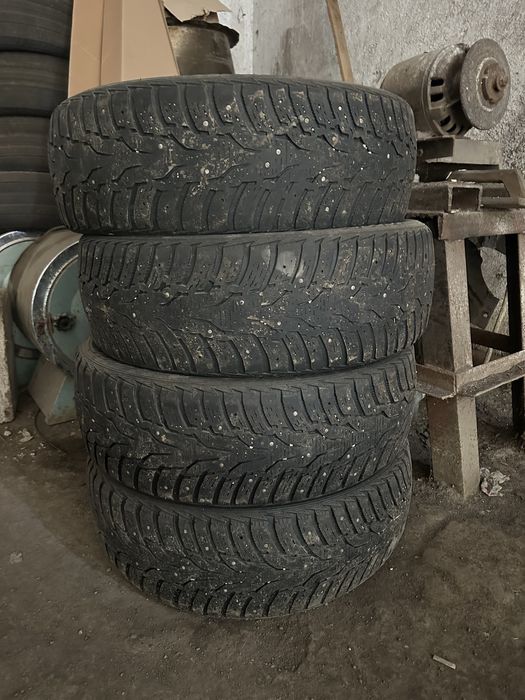 Продам шины  215 60 р17