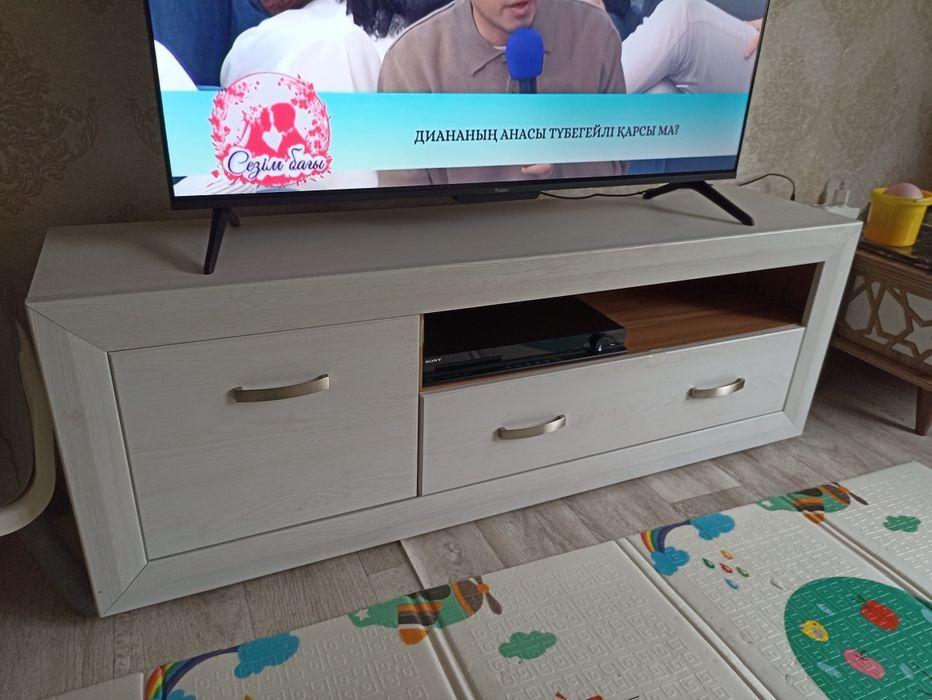 Тумба белая, из дерева