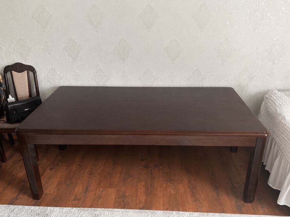 Продаю стол и стулья