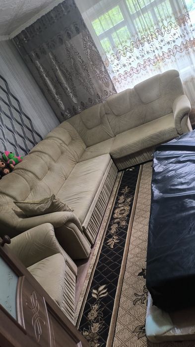 Угловой диван + 1 кресло