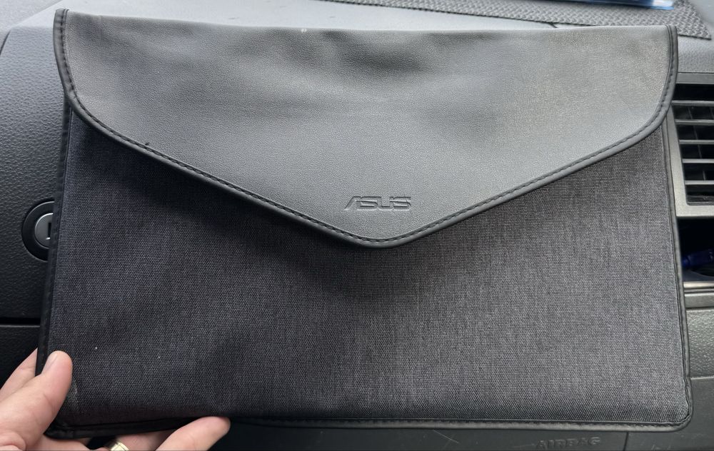 Laptop  Asus ZenBook 14 + husa