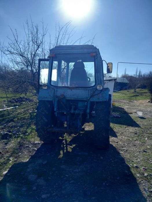 Трактор  МТЗ 80 на ходу