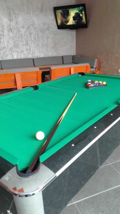 Билярдна маса с ново сукно, щеки и топки