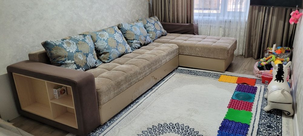 Продам диван угловой
 Ра
