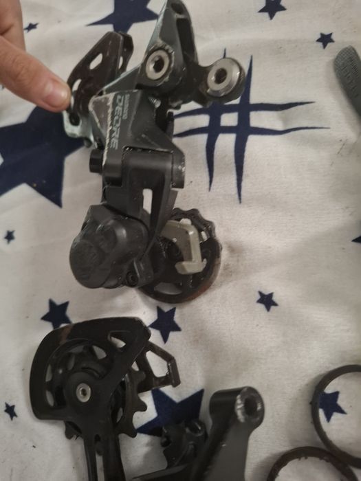 Vând piese de bicicleta