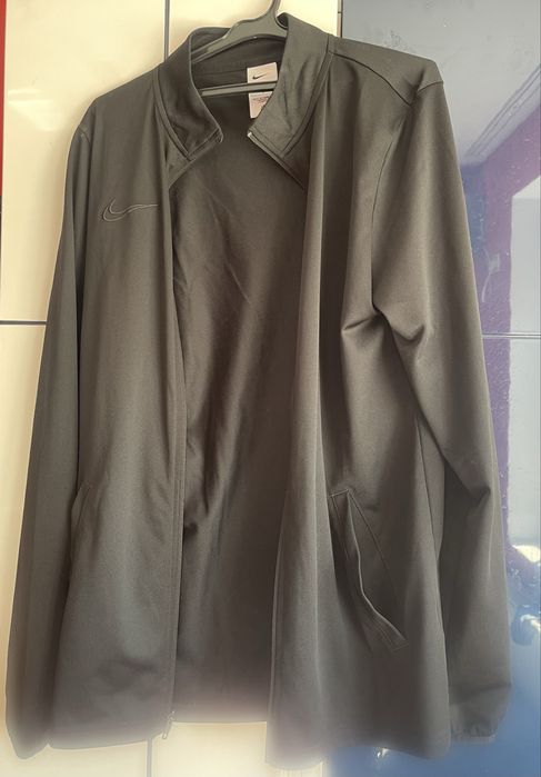 Оригинално мъжко горнище на Nike
