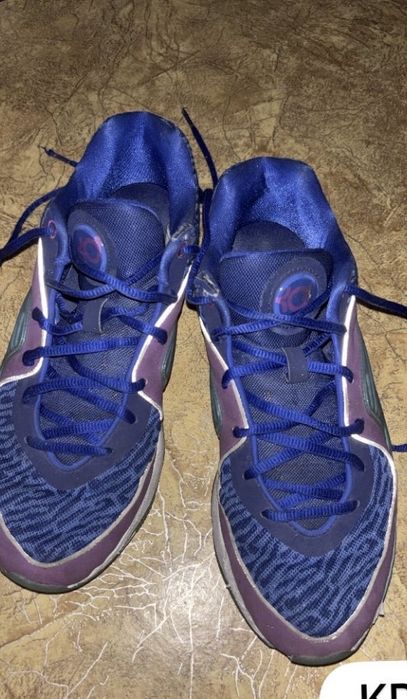 Баскетбольные кроссовки KD16