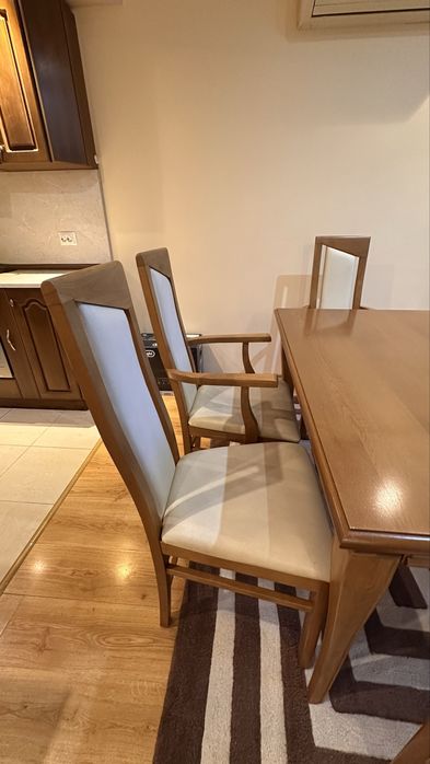 Почти Нови Маса + 6 стола от естествена кожа