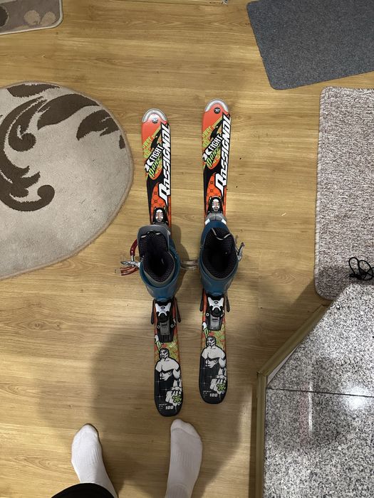 Skiuri + clapari marimea 32