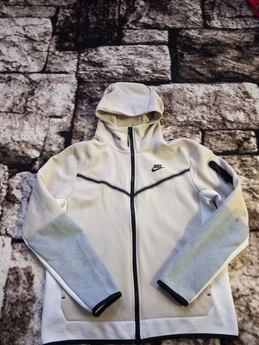 Vând hanorac  Tech nike bărbați