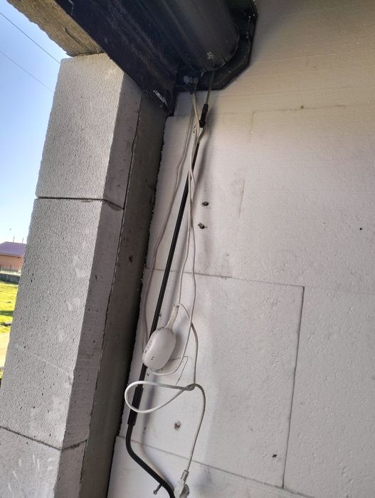 Ușa  tip rulou  electrica