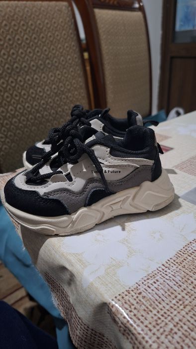 Детские кроссовки на мальчика