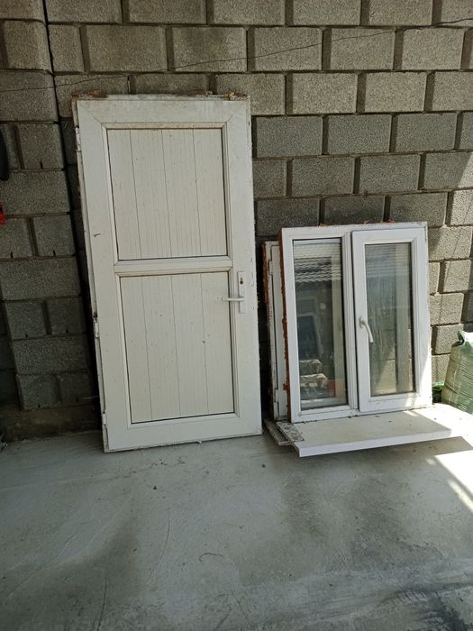 Дверь и две окна за 40000 тг