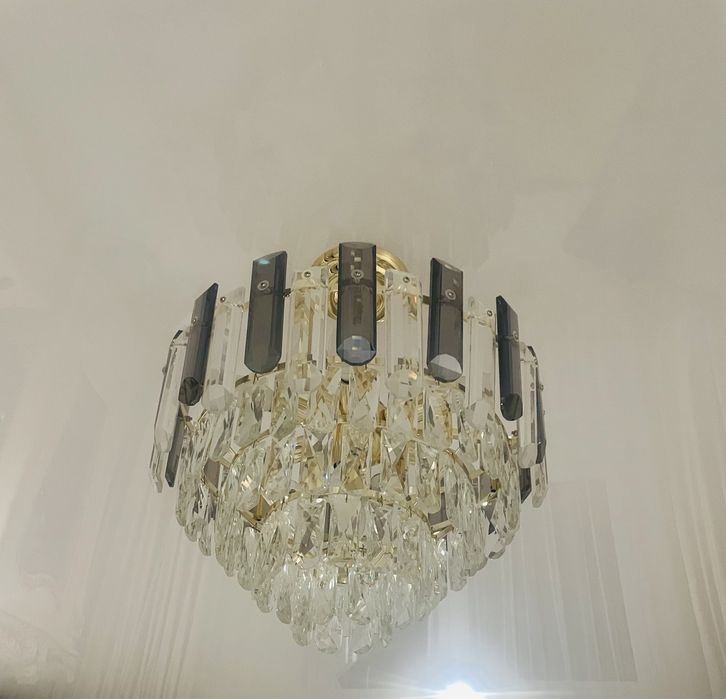 Продам люстру , современную, стильную, новую