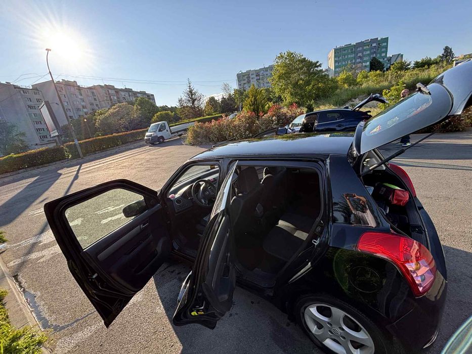 Продавам Suzuki Swift
