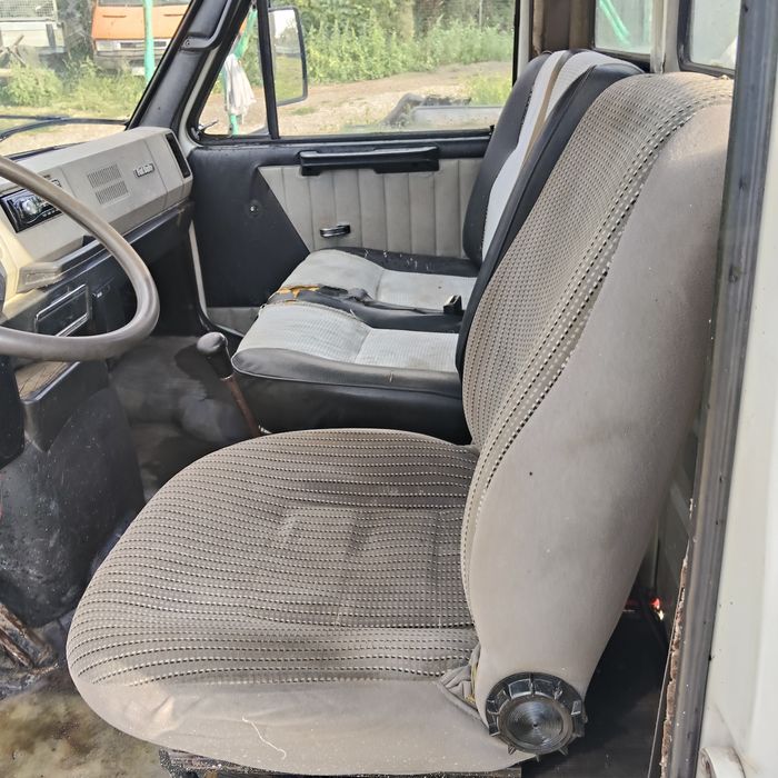 Iveco basculabil trei părți