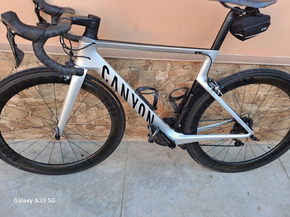 Vând bicicleta canyon