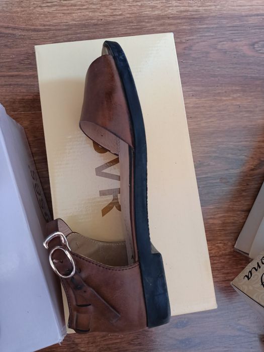 Обуви продается по низким ценам