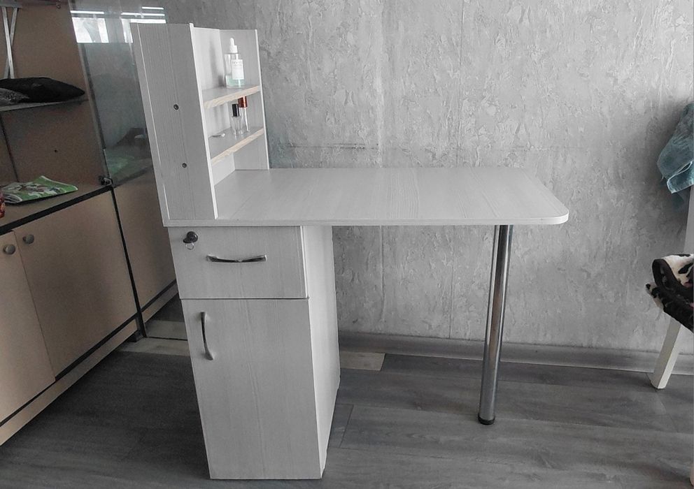 Маникюрный стол/гель лак подарок