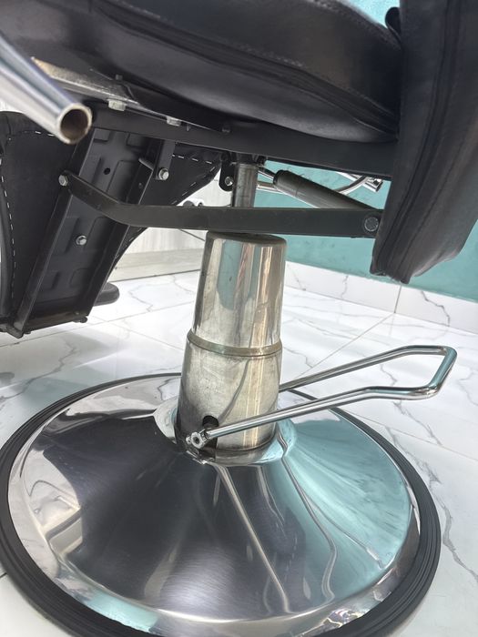 Парикмахерские кресло